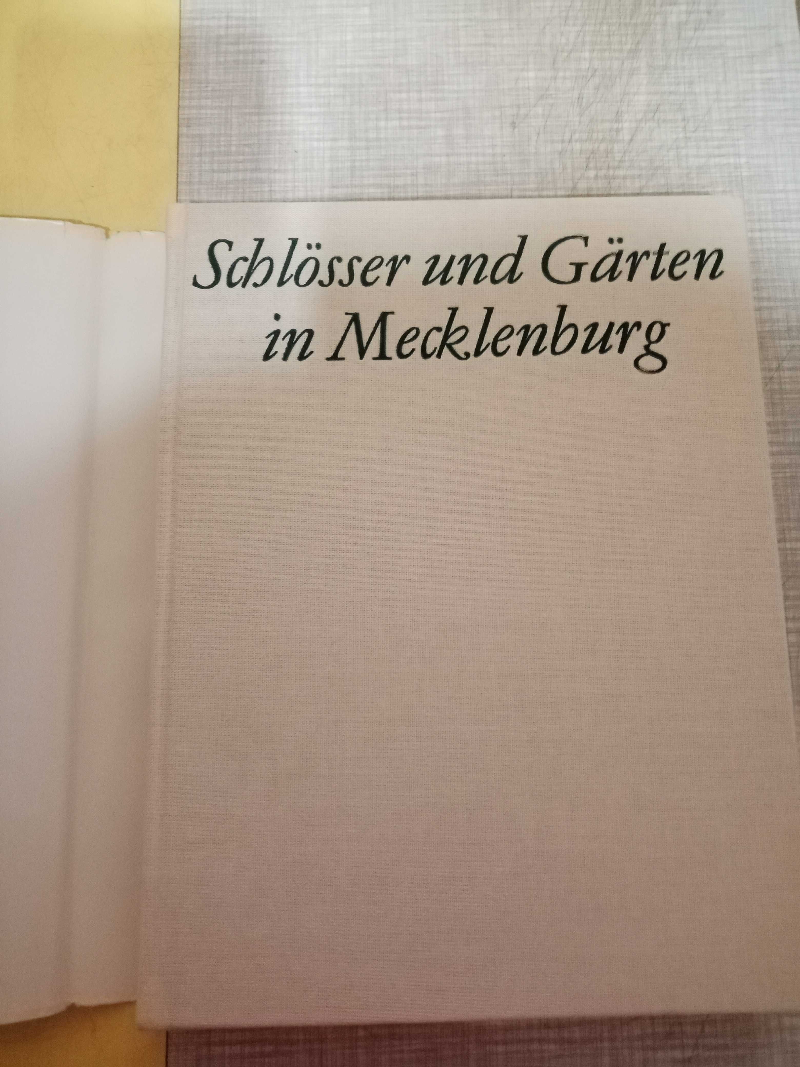 Книга " Дворцы и сады Мекленбурга" на немецком языке.