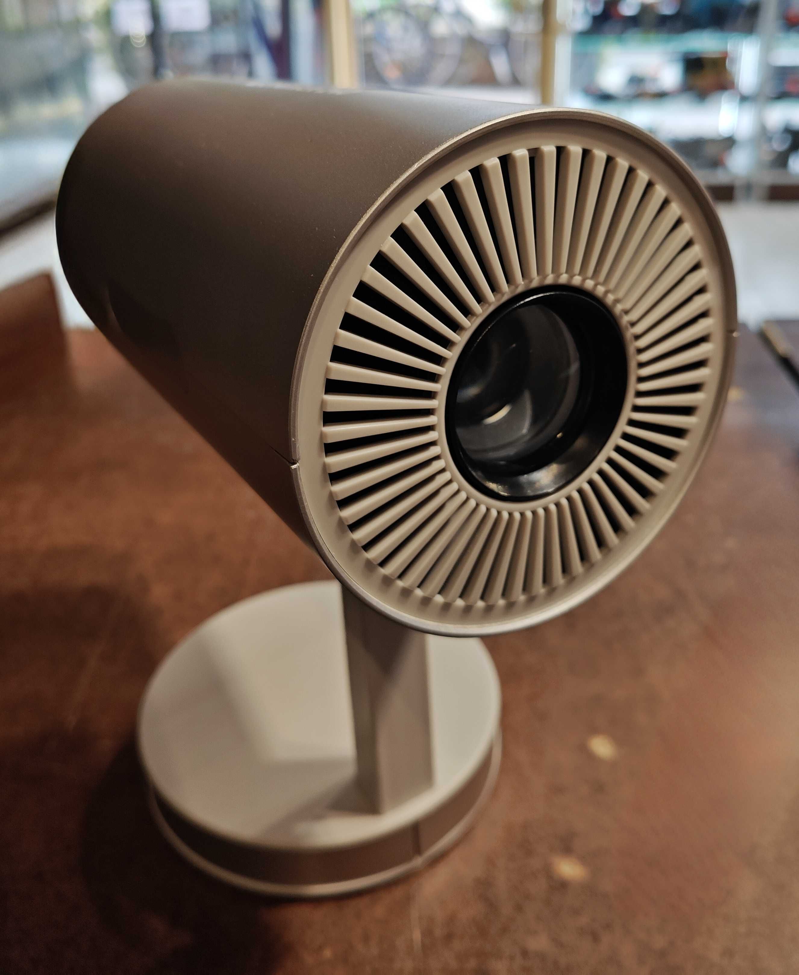 Projektor WG Airflex 240/ 240 ANSI/ 4K/ pilot/ Stan BDB