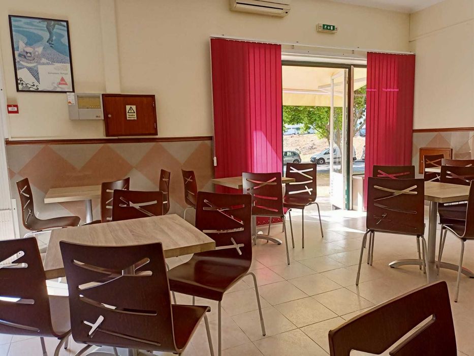 Conjunto de Mesas e Cadeiras para Café