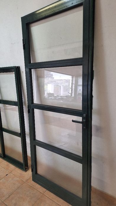 Janelas e porta de aluminio