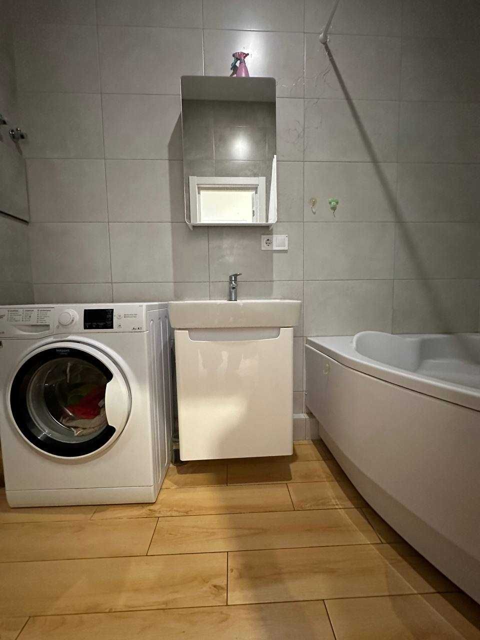 Продам 2 кімнатну кв-ру в ЖК Кадорр на вул. Сахарова