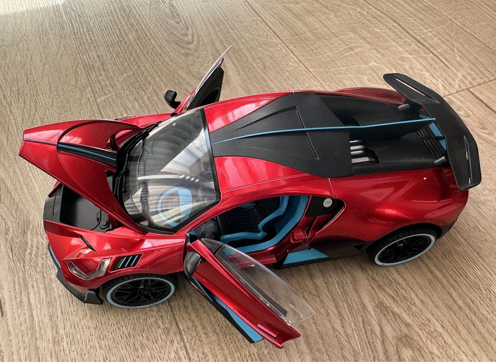 Моделька модель 1:18 1/18 bugatti DIVO