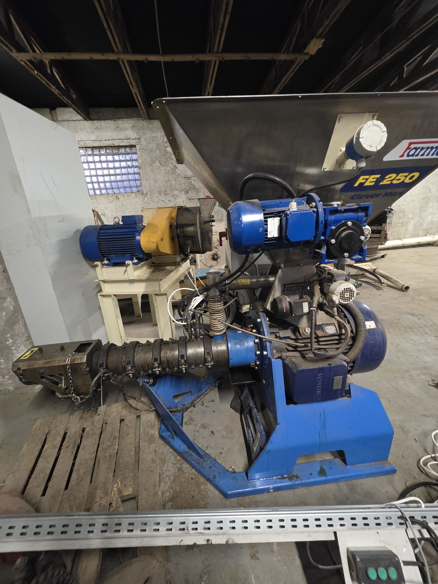 Ekstruder extruder Farmet FE250 WFM 30,5KW
