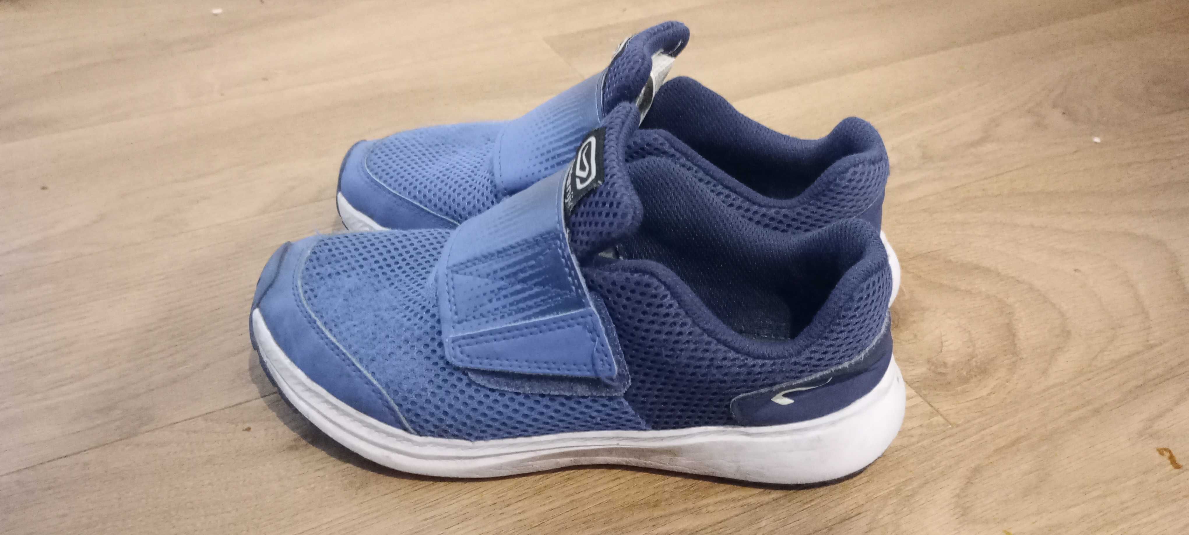 Buty Kilenji, na wf, do szkoły, rozmiar 34, Decathlon. Biała podeszwa