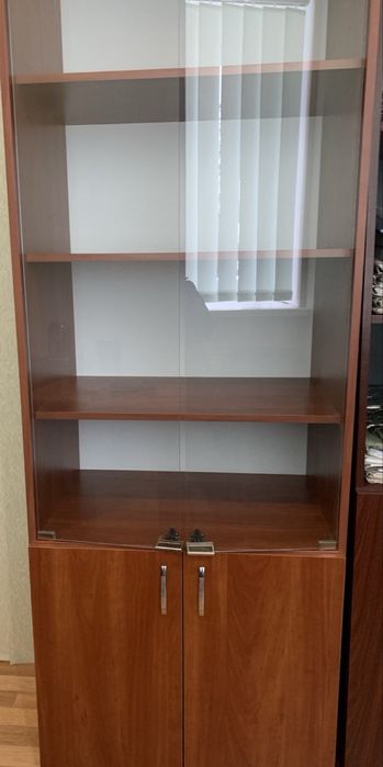 Офісна або книжна шафа