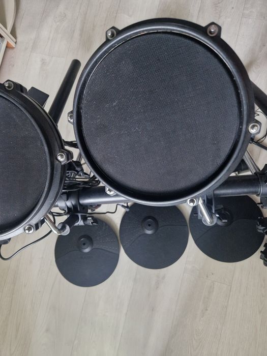 Продам барабани Alesis