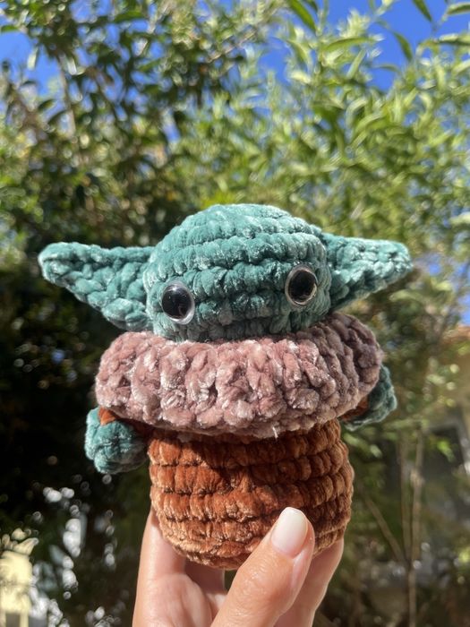 Peluche Amigurumi - baby yoda, totoro, dinossauro