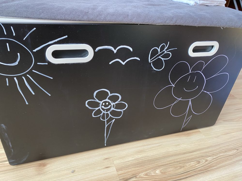 Szafka skrzynia z szufladą Ikea Smastad ławka front czarny stan BDB