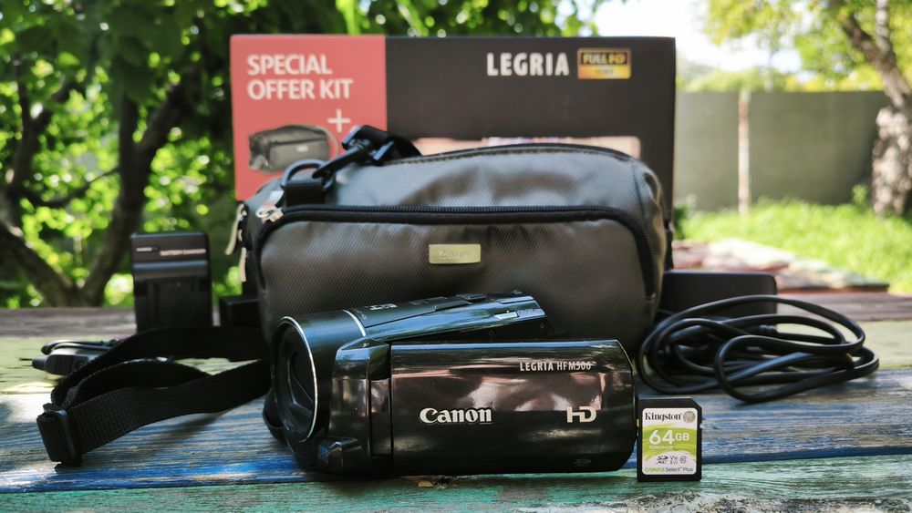 Дуже якісна цифрова відеокамера Canon Legria HF M 506 у новому стані