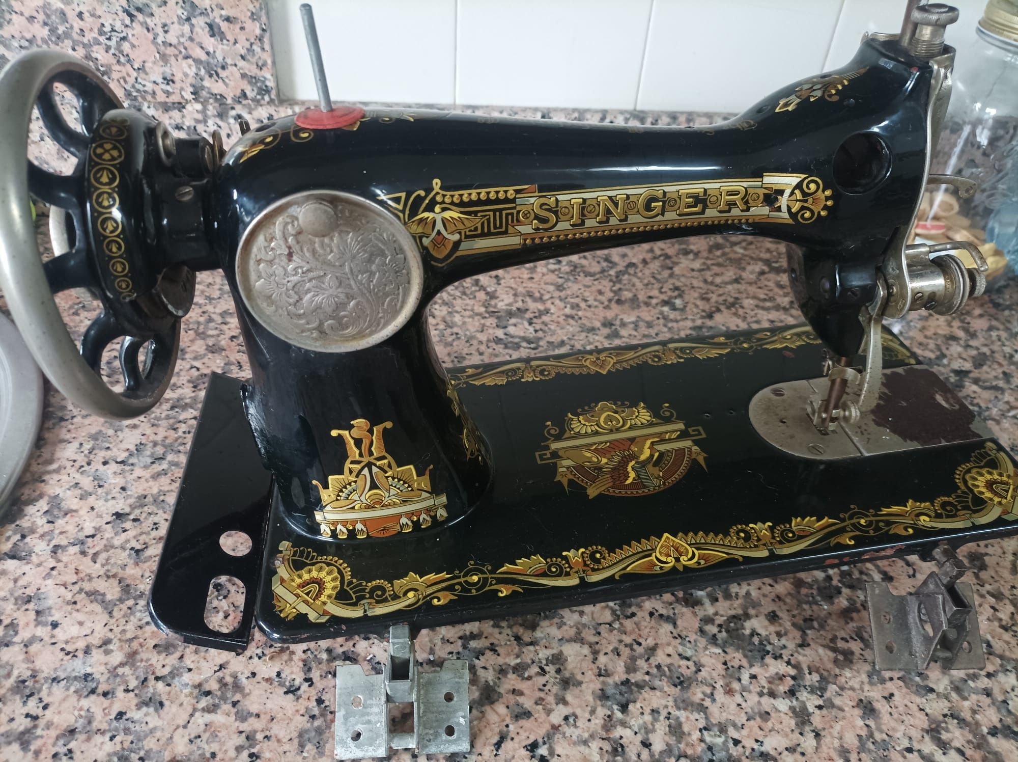 Máquina de costura antiga Singer