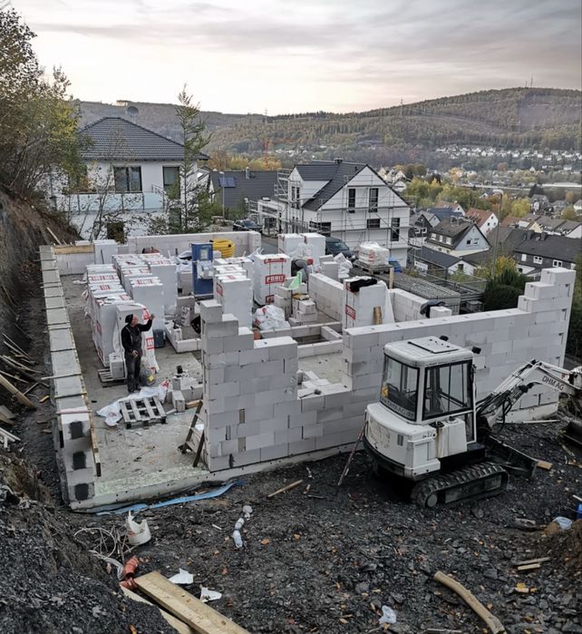 Кладка газоблоку , кирпічу , керамоблоку