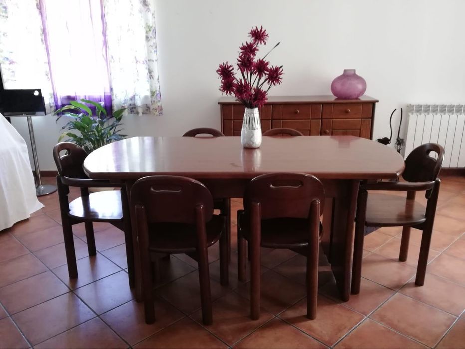 Mesa em pinho para sala de jantar