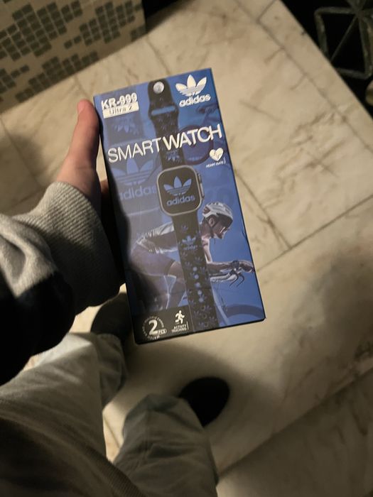 Smartwatch KR-999 Ultra 2 da adidas a venda