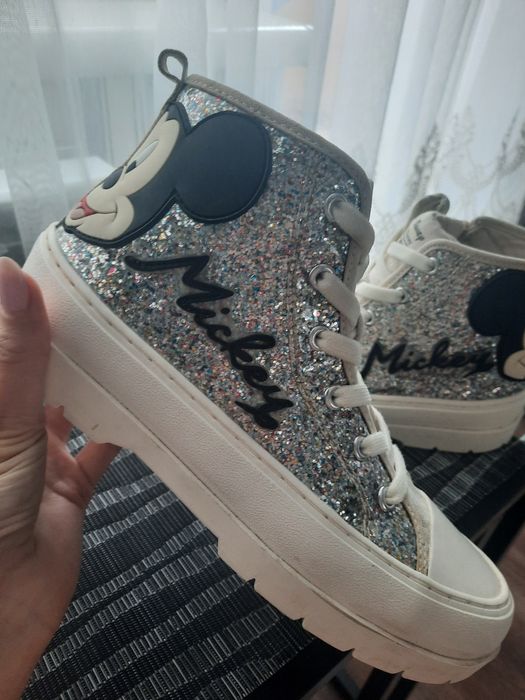 Кеди 36р від zara