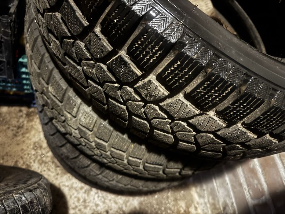 Зимова гума 225/60 R17 99t