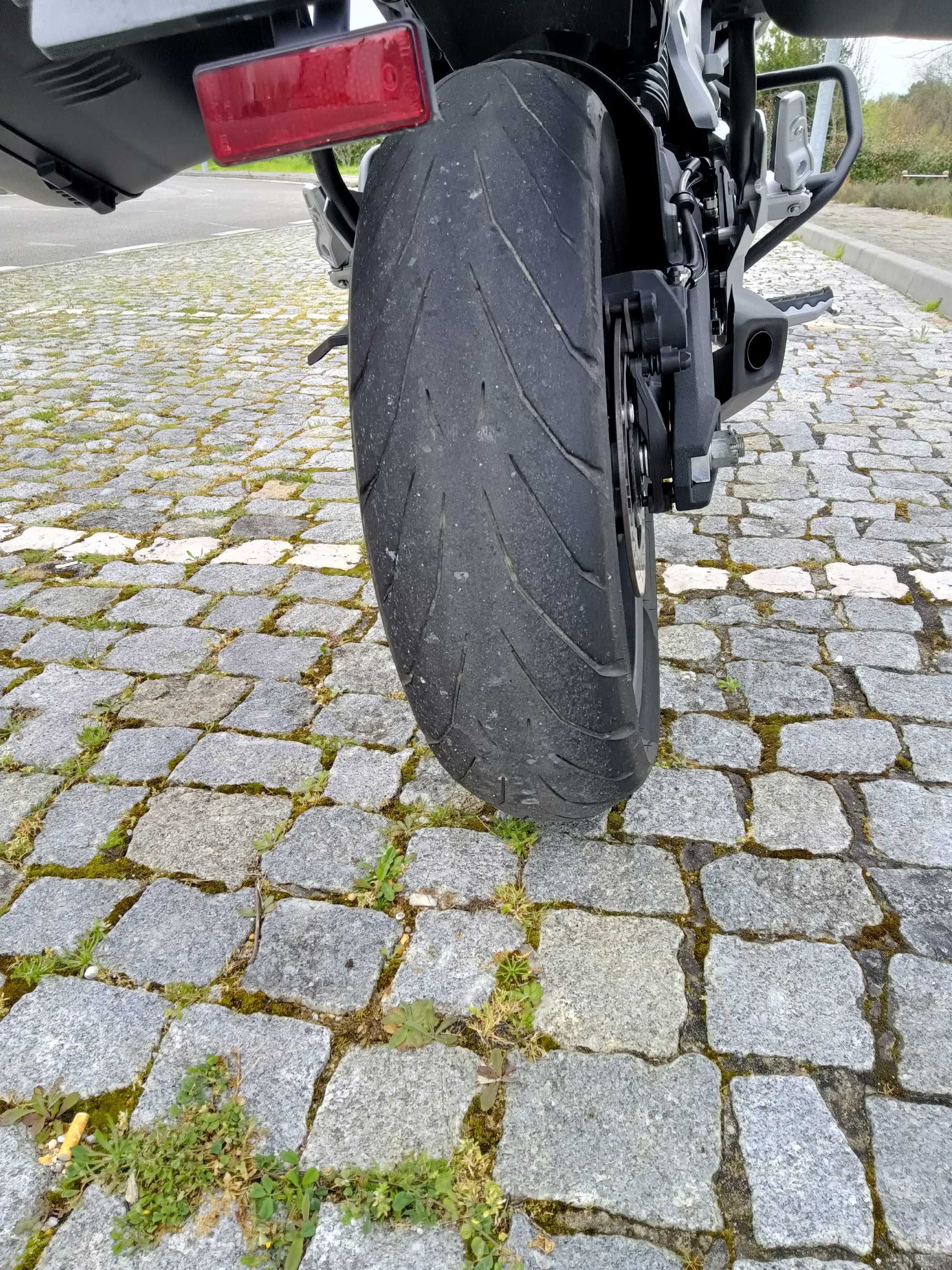 Vendo CF MT 650 - Ano 2021 - 3 Malas Shad