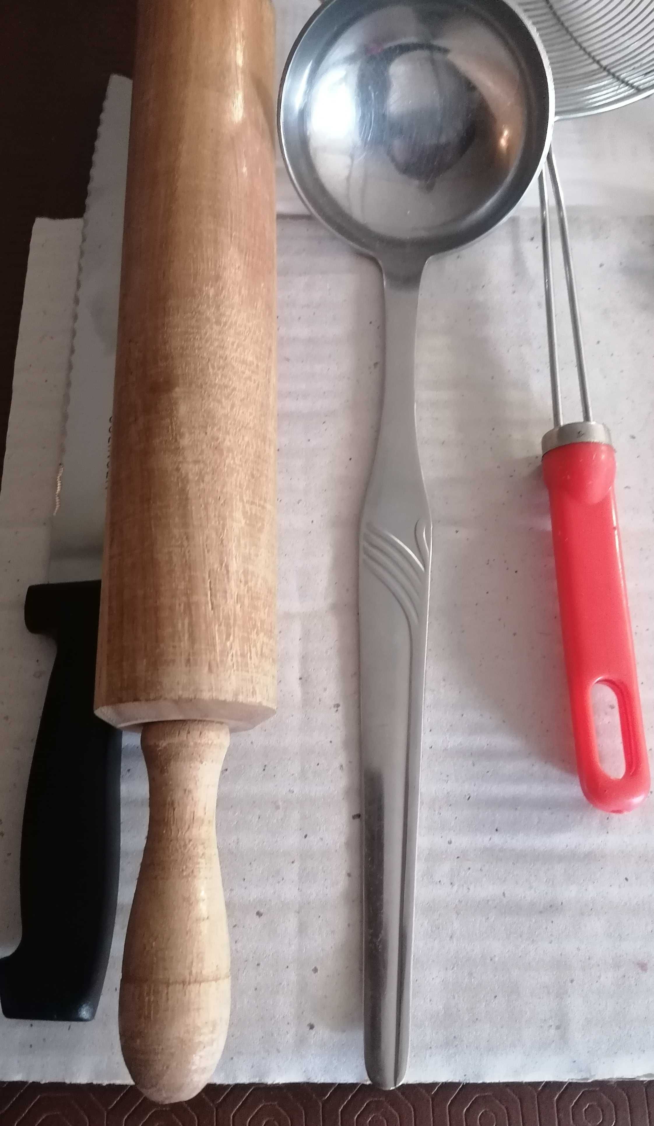 Rolo, faca, colheres de cozinha e outros, lote por 5€