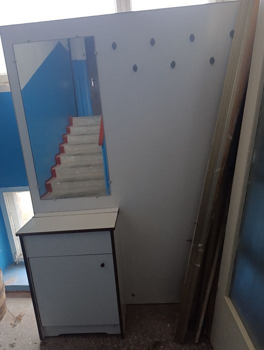 Меблі для коридору