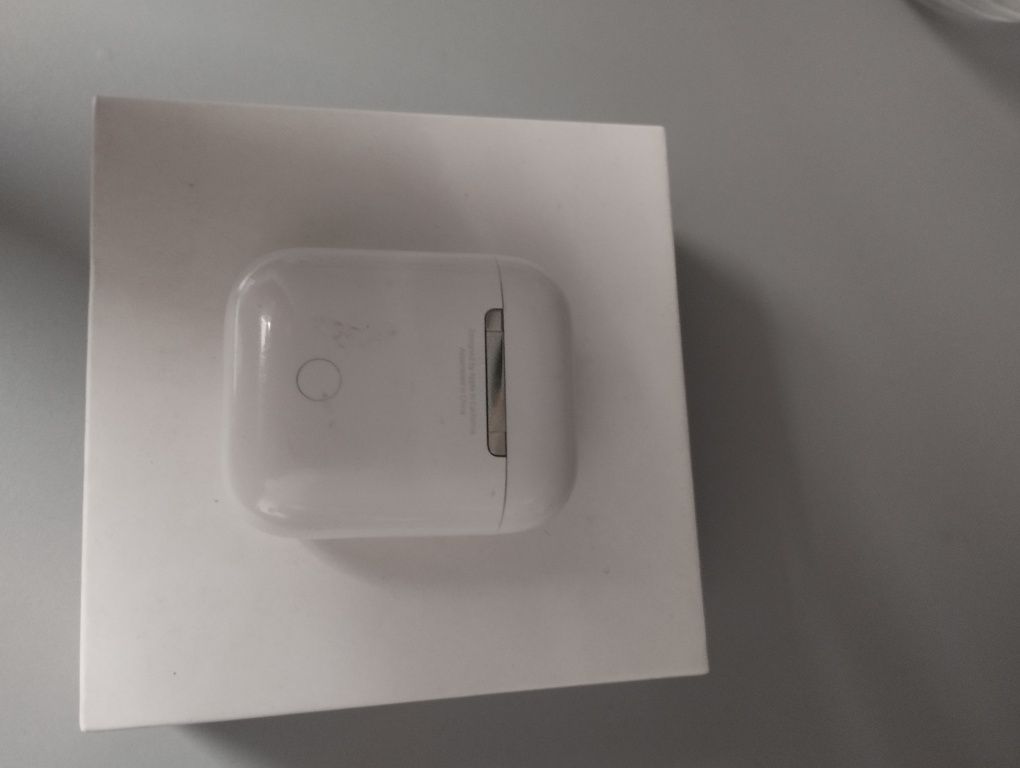 Apple air pods gen 1 uszkodzone