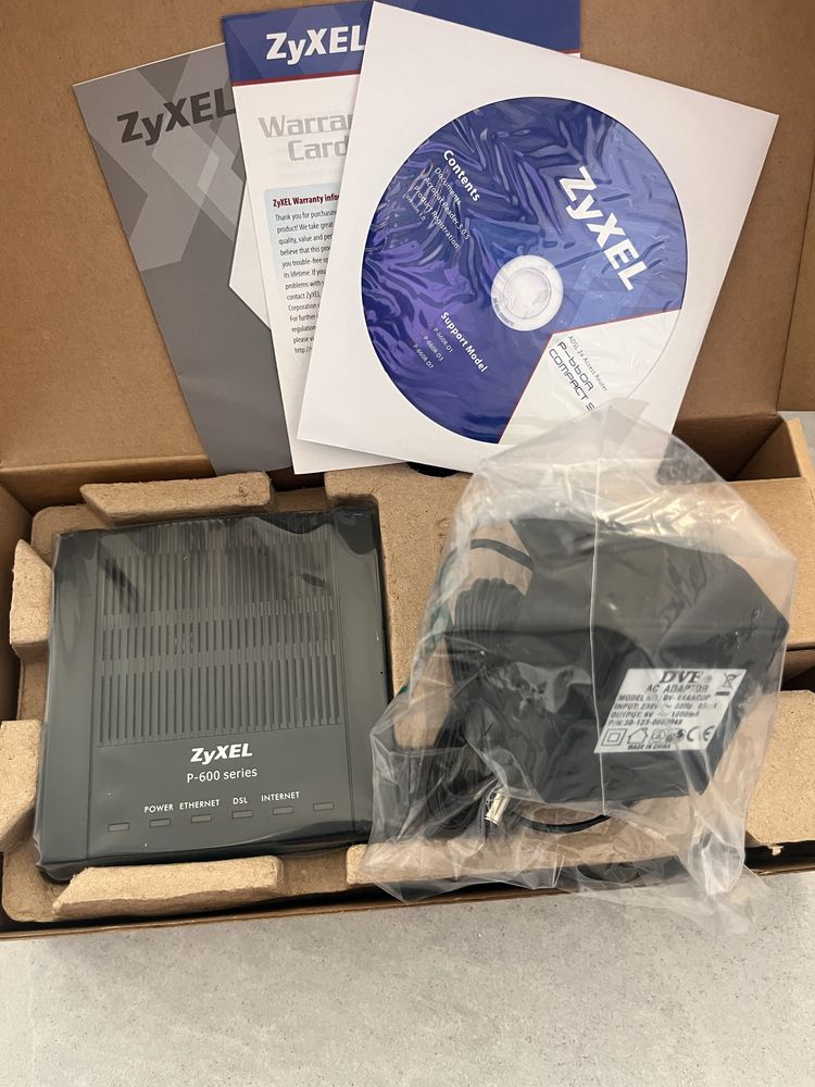 ZYXEL ADSL2+ Access Router modem P-660R-D1
