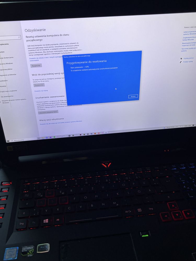 Sprzedam laptopa Acer Predator 17 – uszkodzony