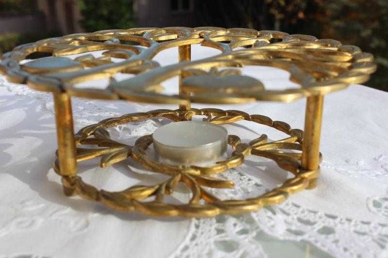 Золотиста підставка