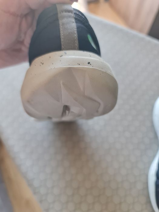 Tenis Azuis escuros tamanho 33 Sckechers