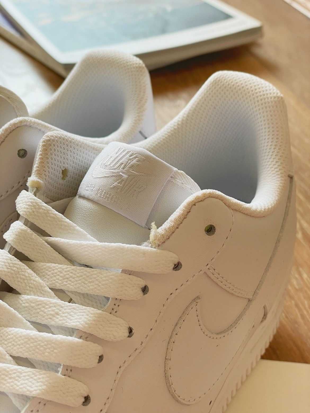 Unisex/Damskie/Trampki/Nike Air Force 1 Low '07 White R.38