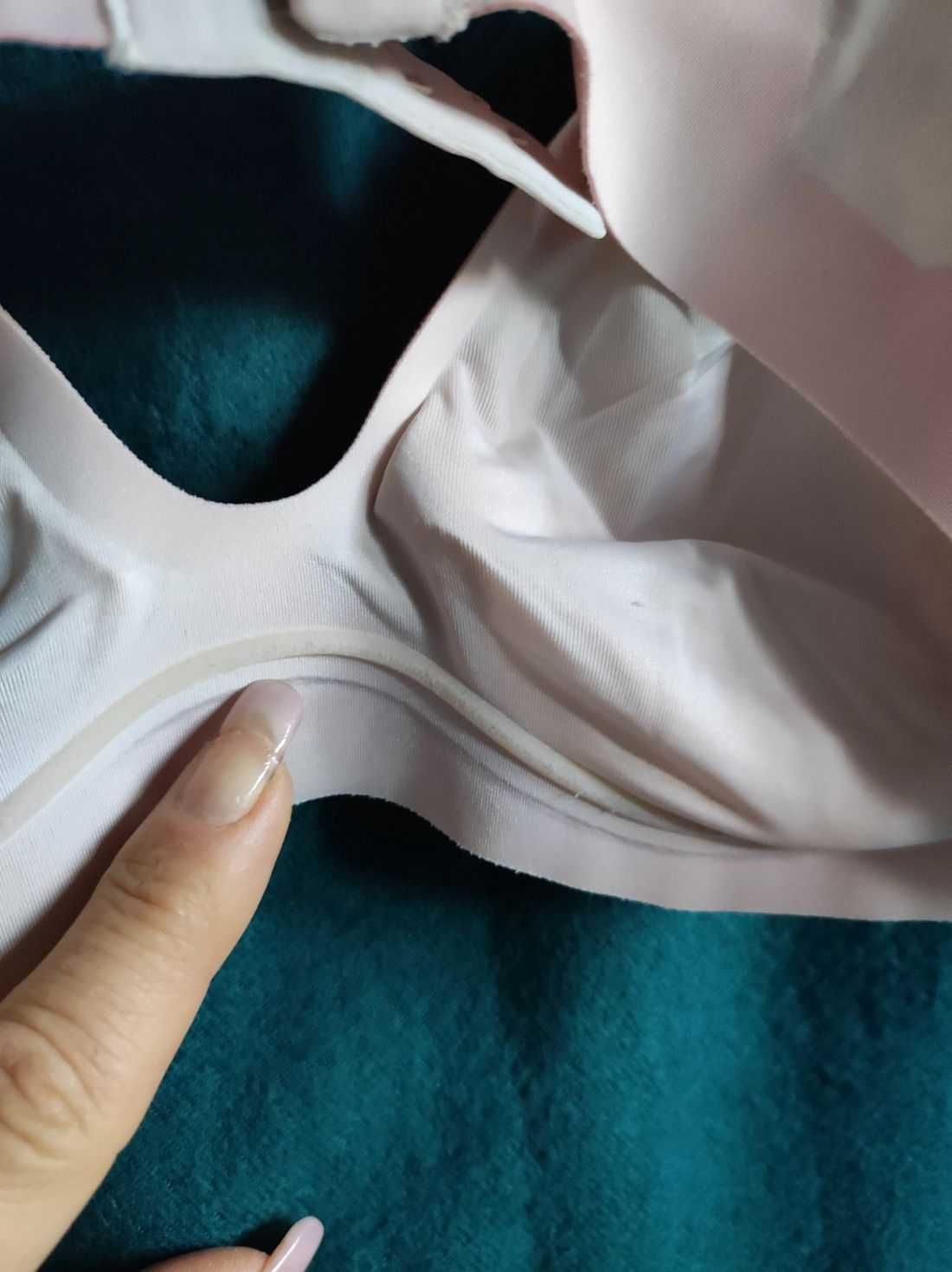 cielisty nude stanik biustonosz bezszwowy sloggi miękki sportowy top