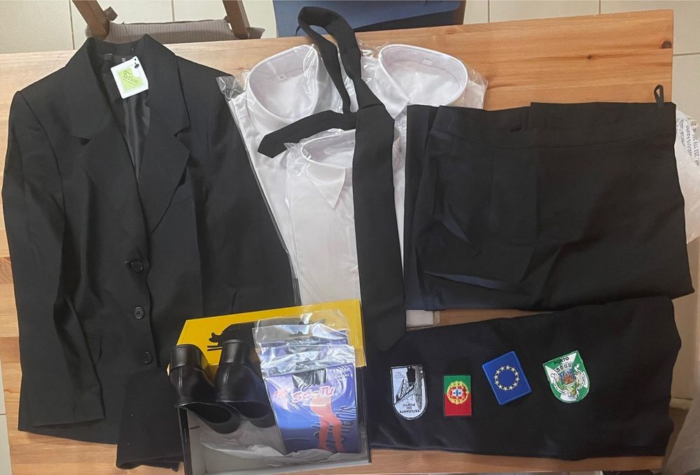 Traje faculdade novo