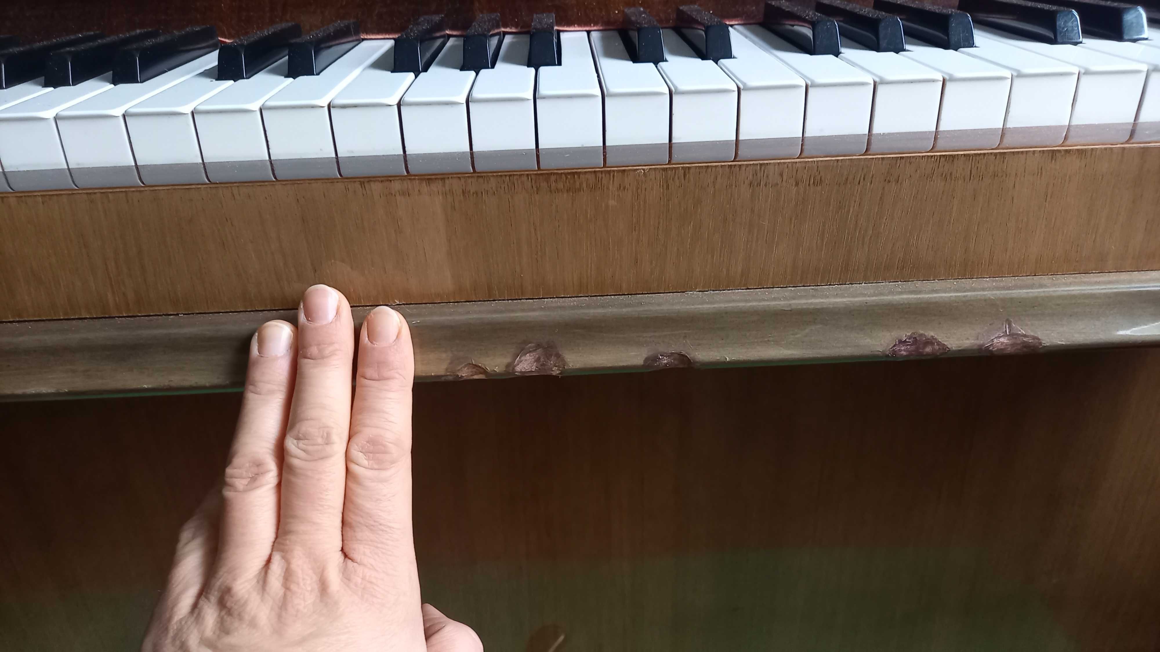 Pianino Calisia M-105 Chippendale