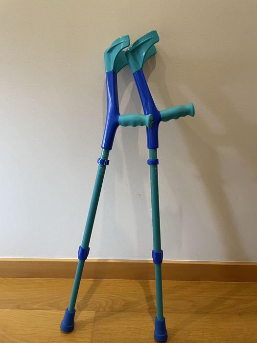 Canadianas/muletas para criança