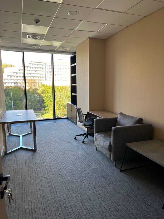 Мебльований офіс в БЦ преміум-класу, метро Звіринецька