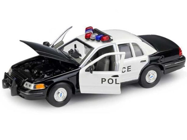 Ford Crown Victoria Policja WELLY model 1:24