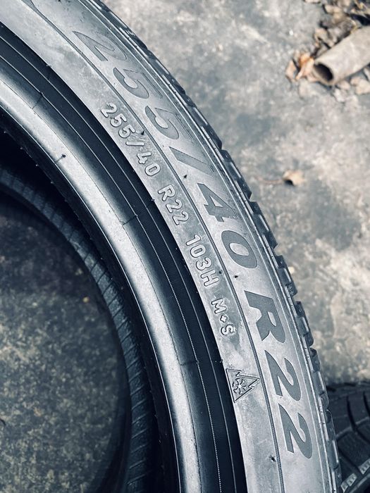 255 40 22 Pirelli Scorpion Winter 90%