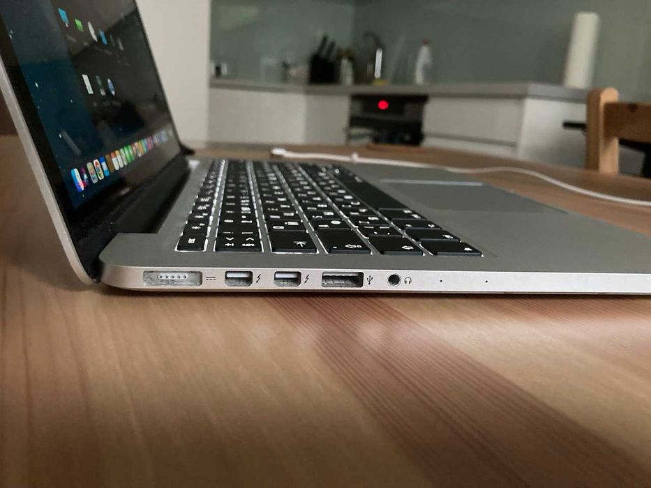 MacBook Pro (Retina, 13", 2014 r.) w bardzo dobrym stanie
