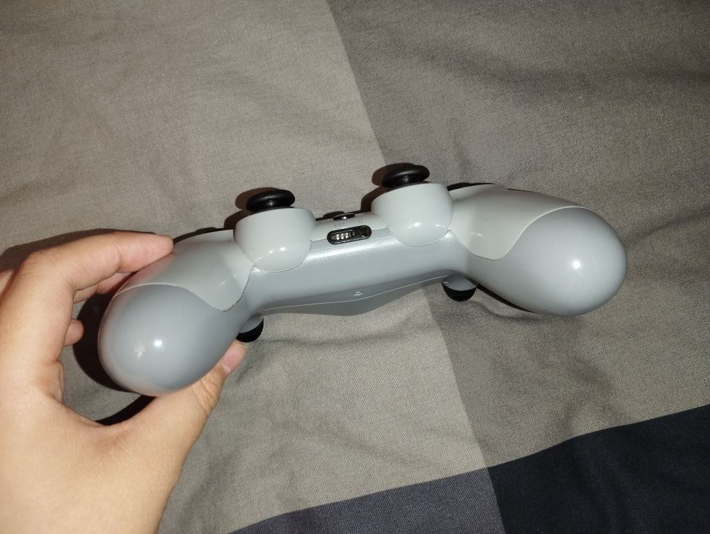 Comando de PS4 Dualshock – Edição Limitada 25º Aniversário