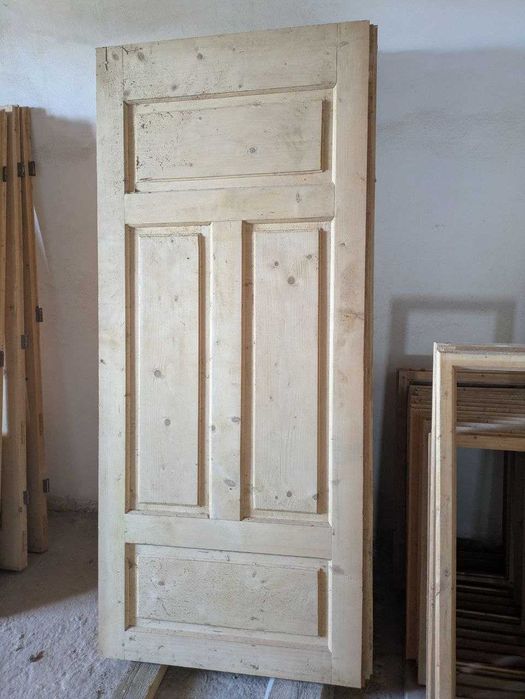 Продам дерев'яні двері