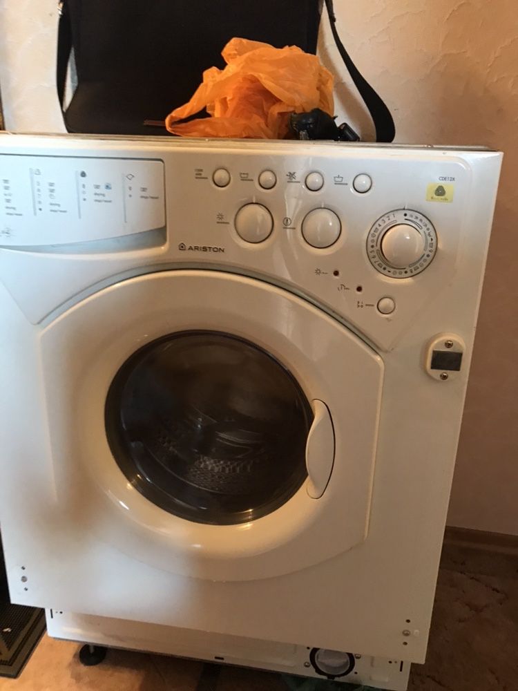 встраиваемая стиральная машинка ariston CDE 12 X с сушкой