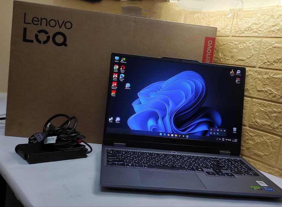 Ноутбук Lenovo LOQ 15IAX9 i5-12450HX