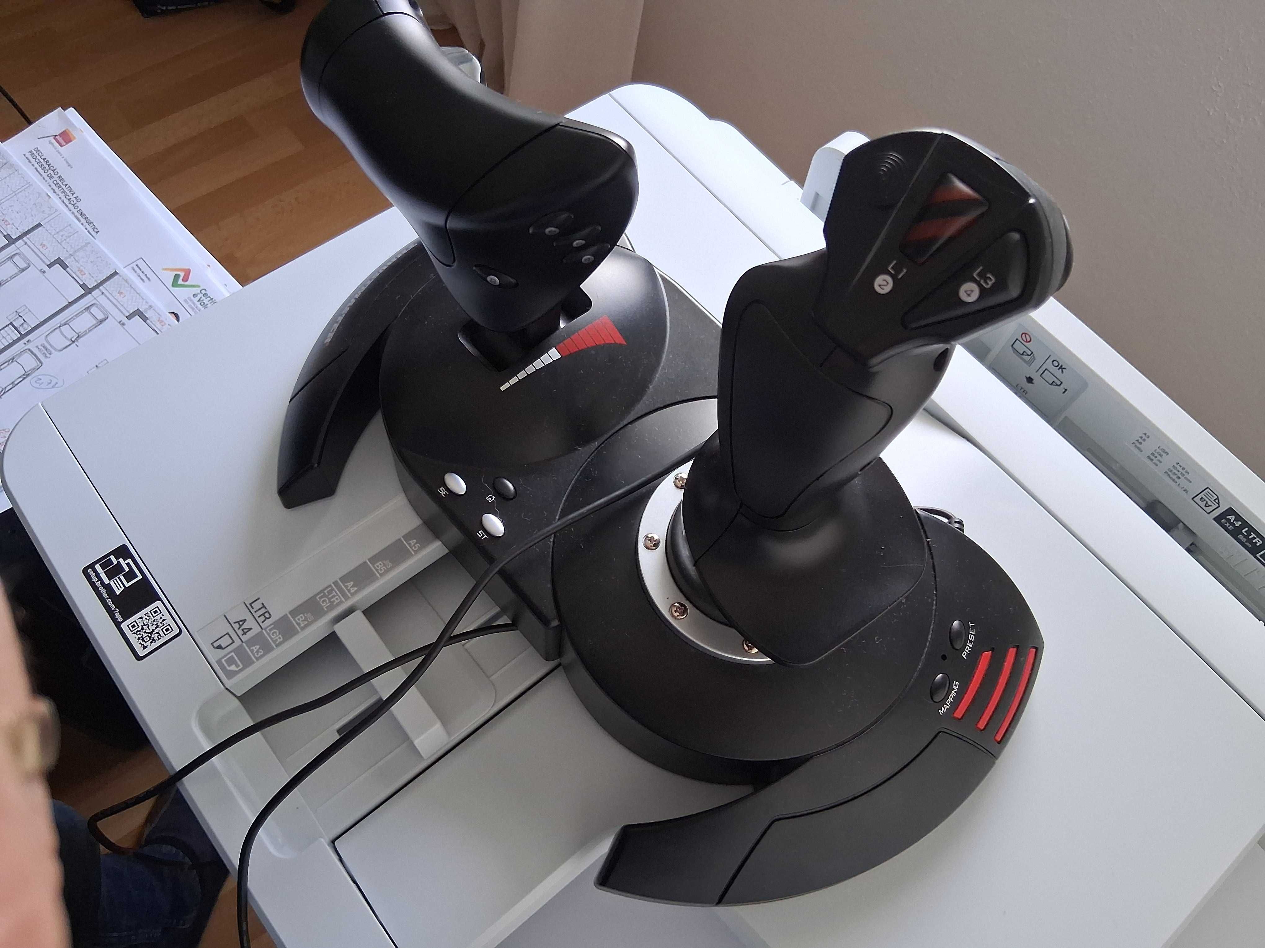 Joystick thrustmaster t flight hotas x