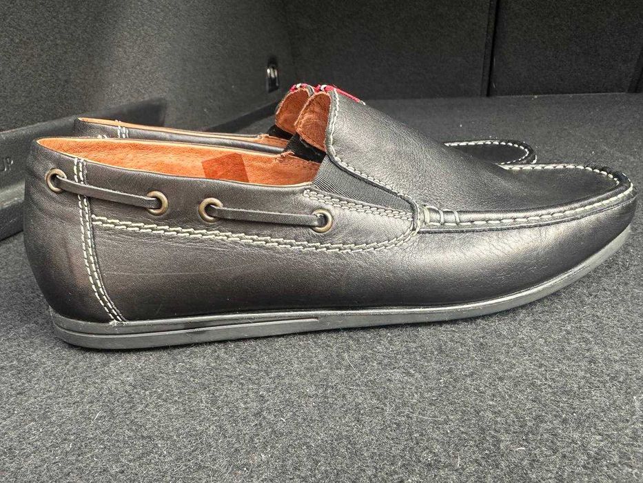 Чоловічі шкіряні мокасини