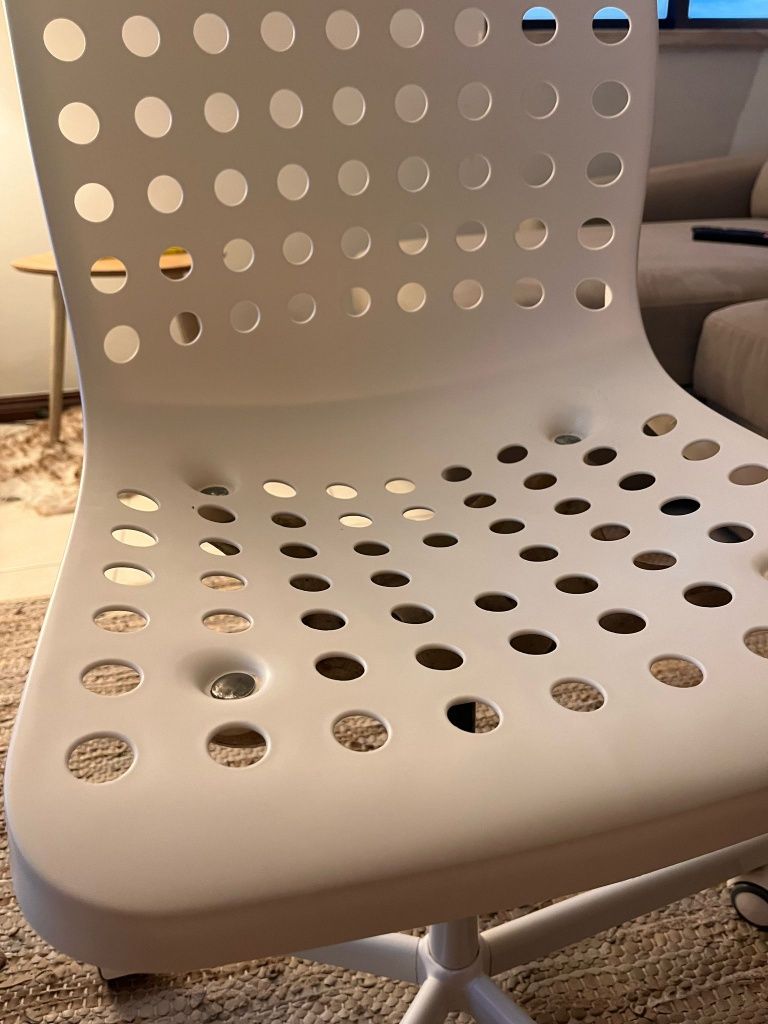 Cadeira branca IKEA (tipo escritório)