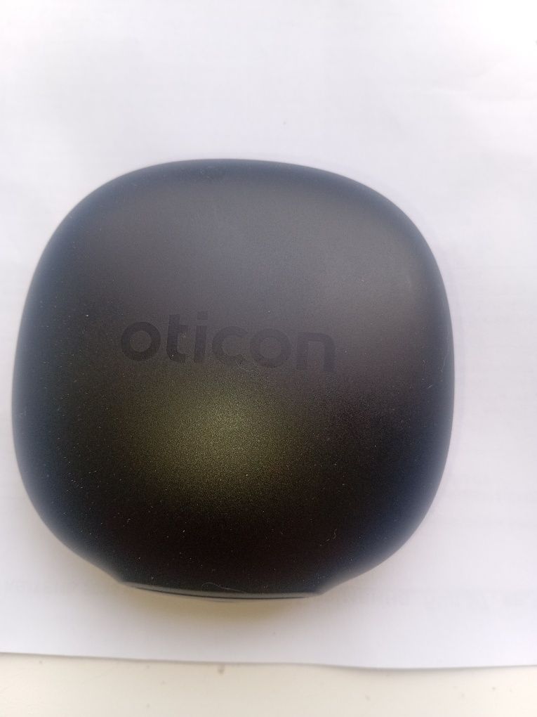 Слуховий апарат oticon,виробник Данія,б/у.