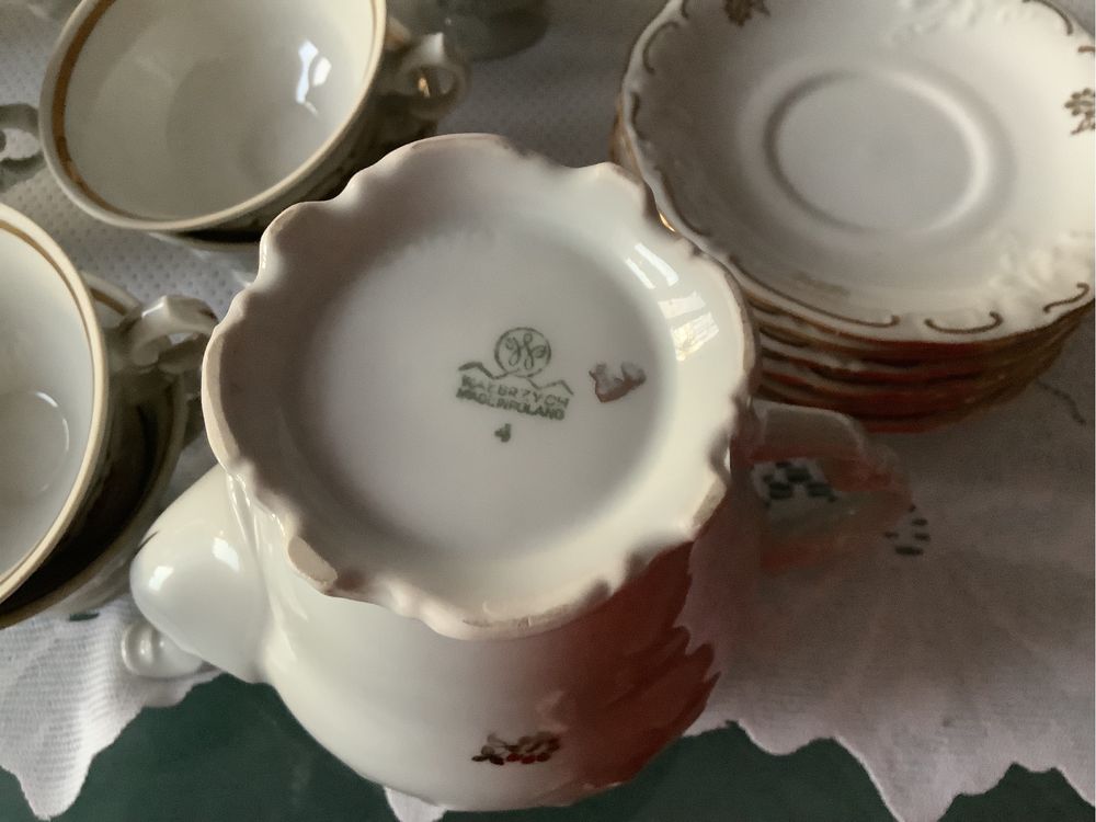 Komplet porcelany Walbrzych dla 12 osob do kawy