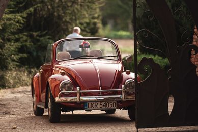 VW Garbus Kabriolet Auto do ślubu na wesele Retro dekoracje Fiat 126