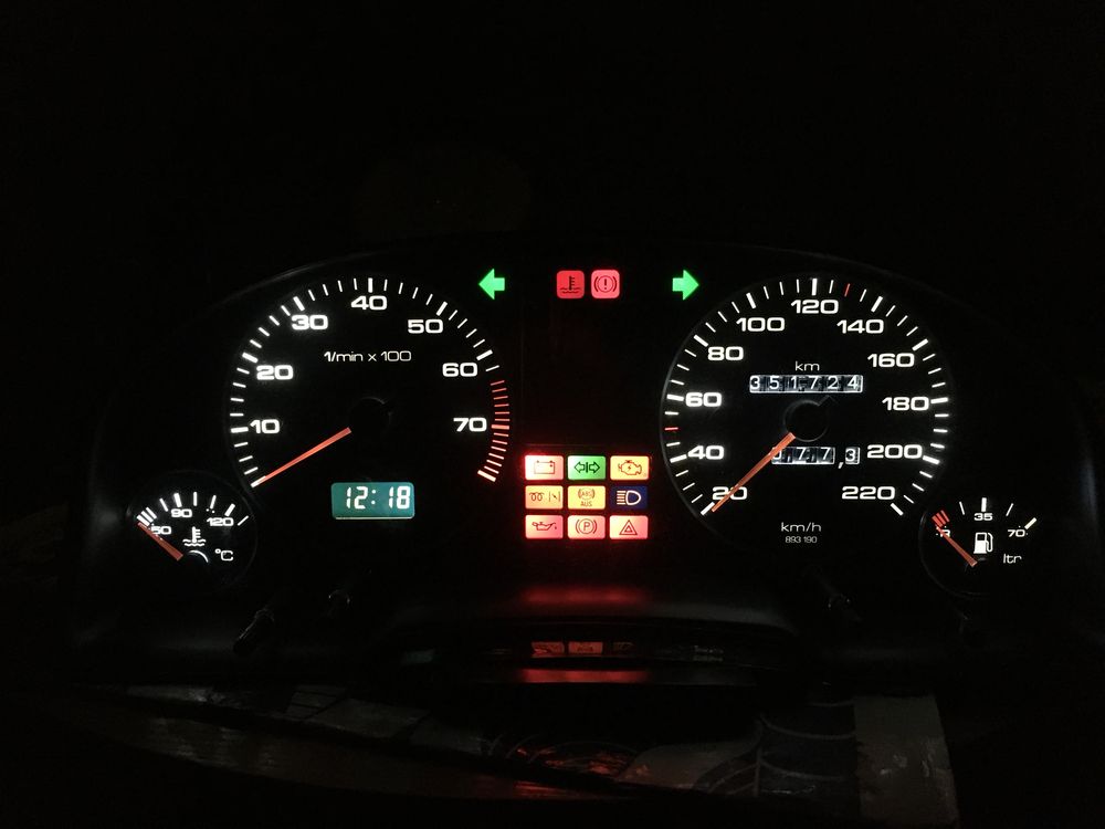 Панель Ауді 80/90/100/А3/А4B5/A6C5