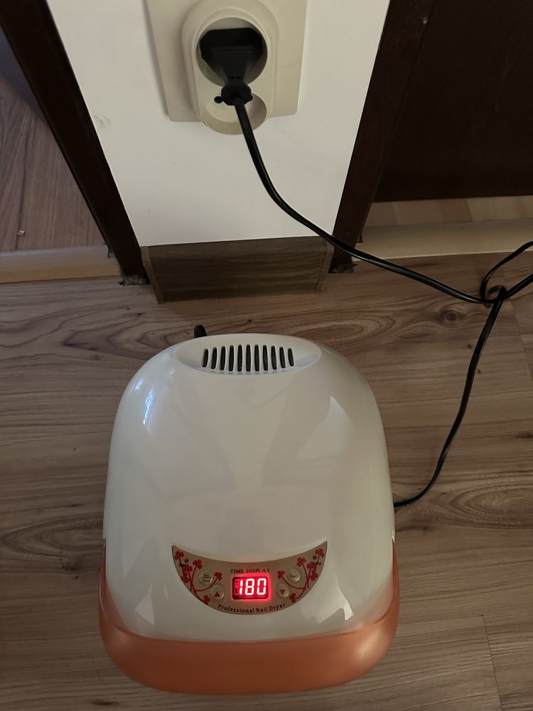 Lampa UV do paznokci manicure hybrydowy