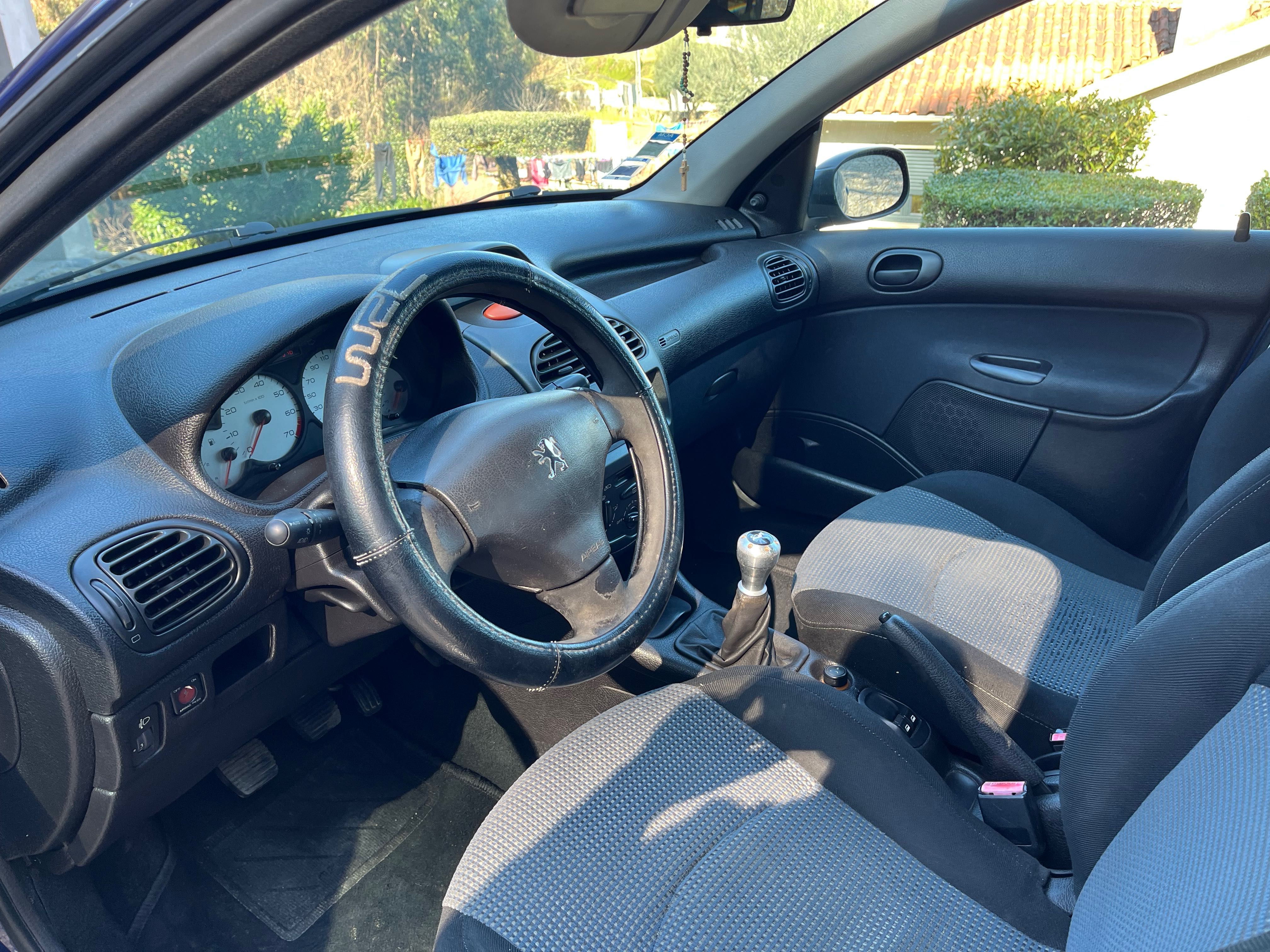 Peugeot 206 a gasolina de 2002