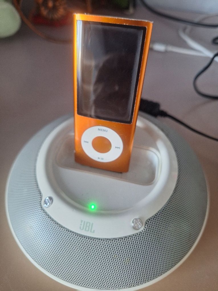 I pod Apple бу ( плеєр, пульт і підстанція)